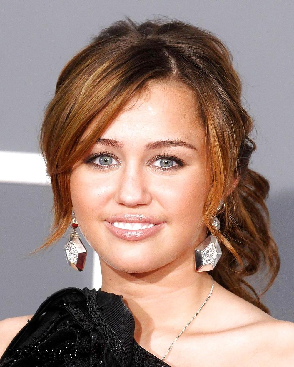 25P Celebrities to cum over