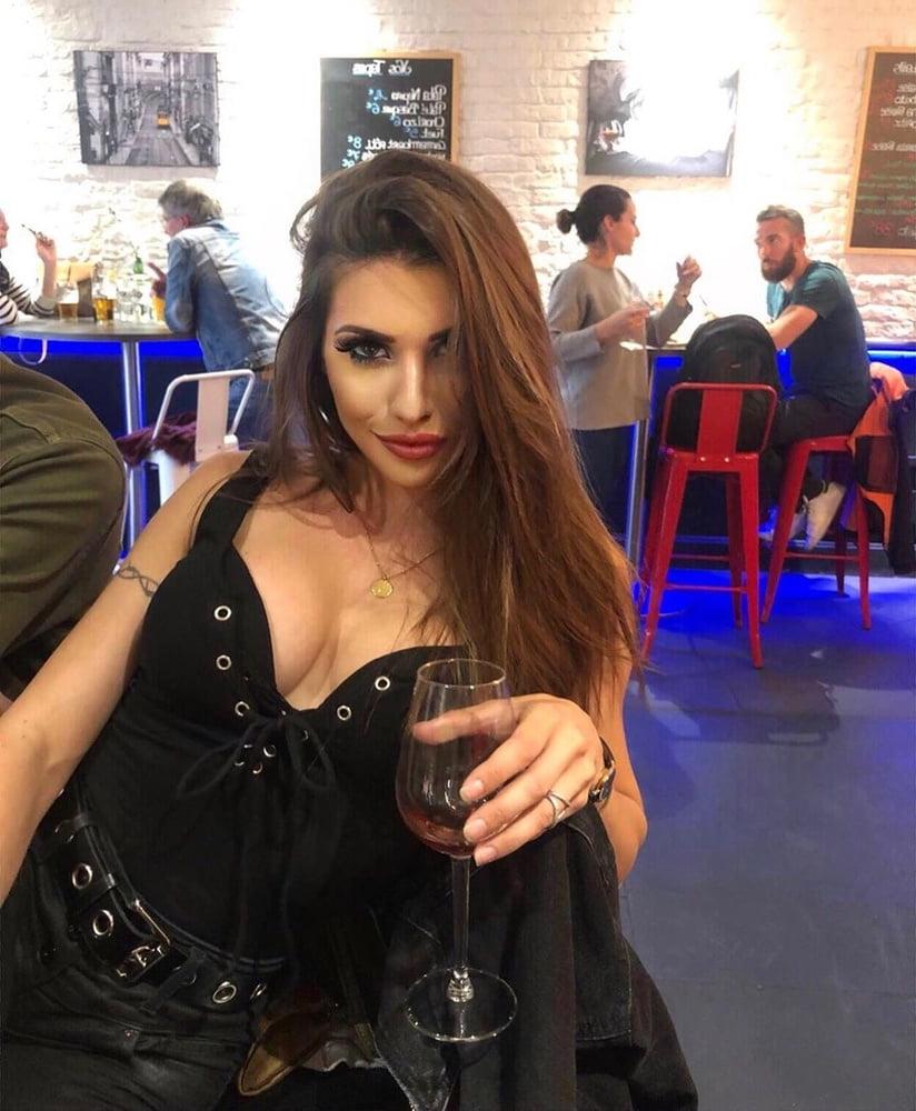 15P Sarah - Bienvenue a l hotel - private pics (9)
