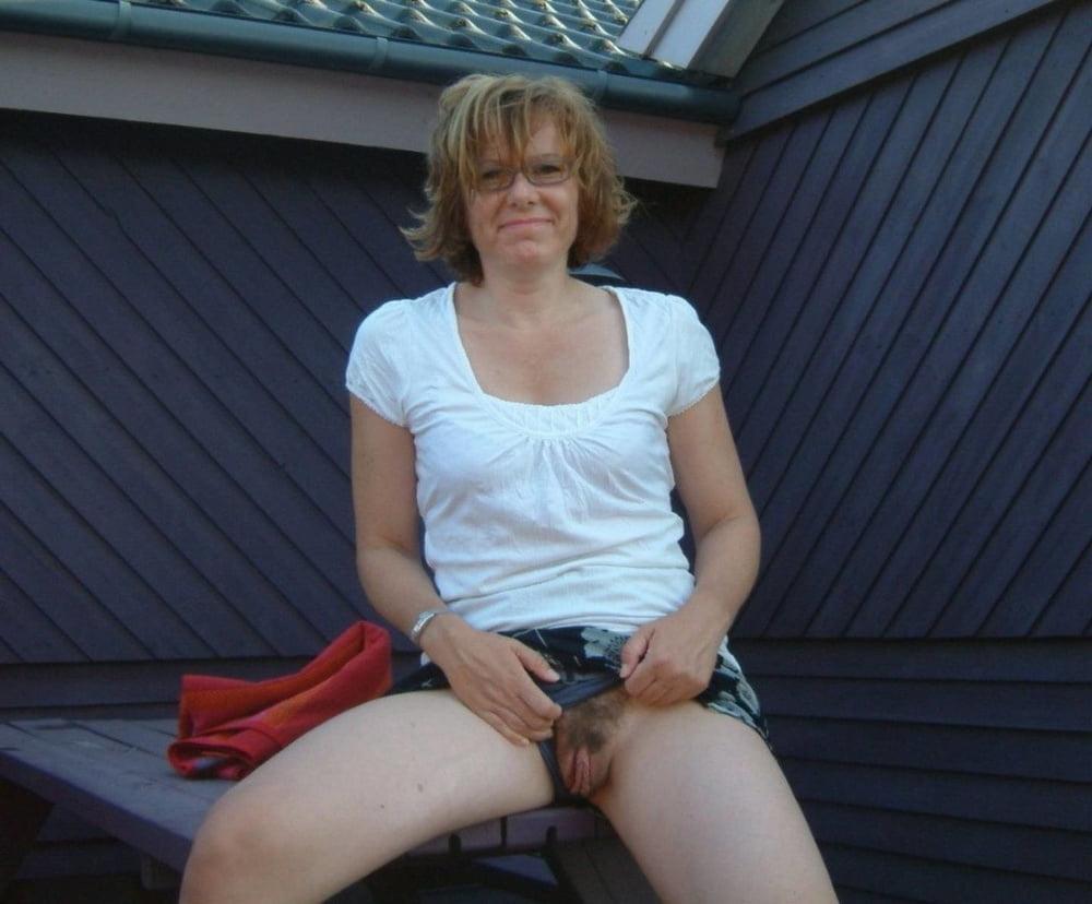 25P Mature Housewife 17
