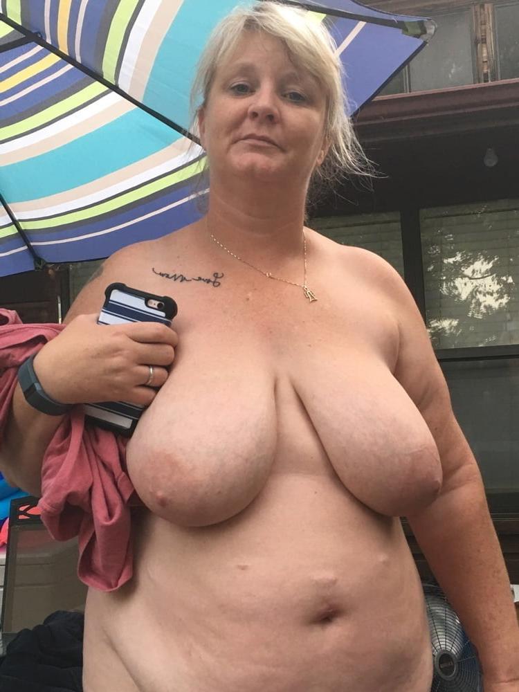 25P Mature BBW Housewife 17