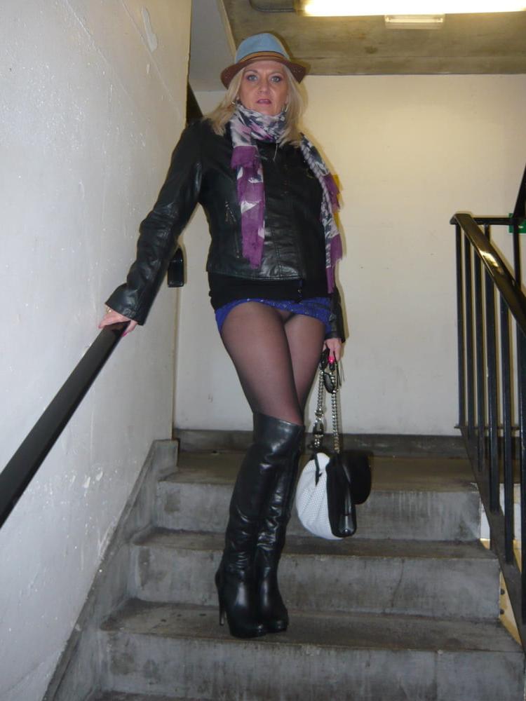 25P Mature Cougar 69