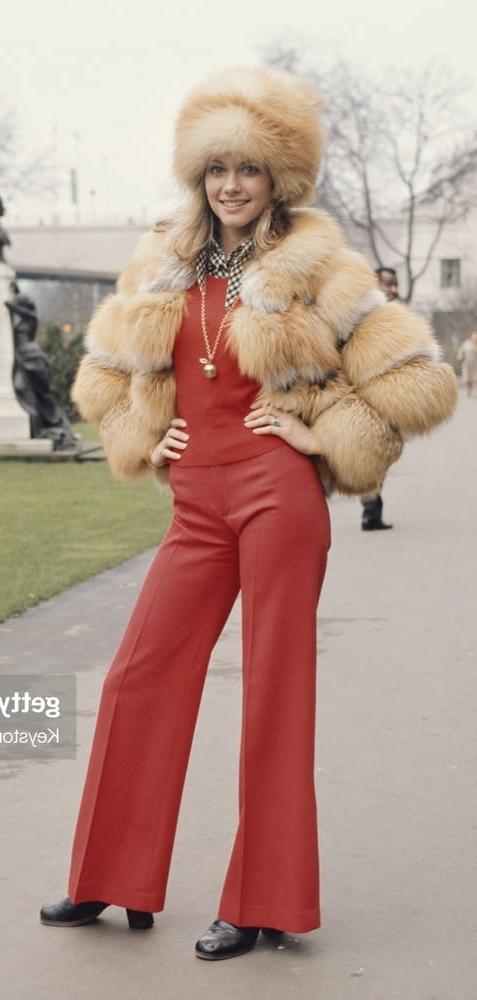 25P woman in fur coat 22
