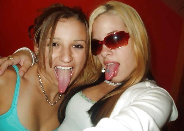 19P Chicks With Freakishly Long Tongues
