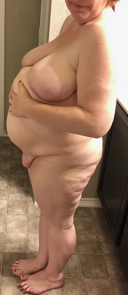 25P Hold that beautiful belly! 03