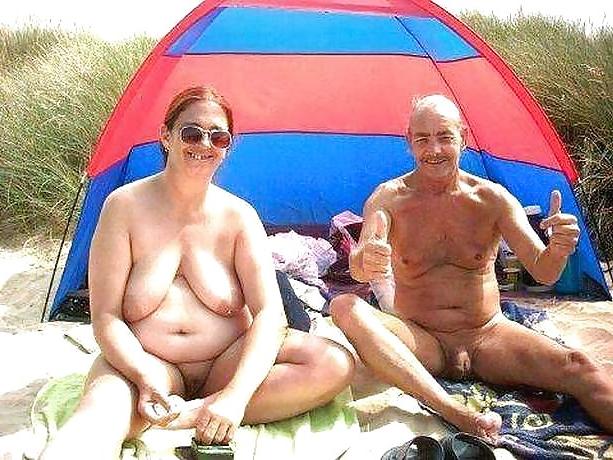 20P Naked couple 45.
