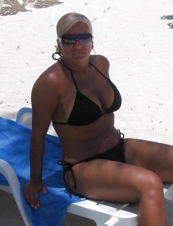20P Mum's friend is a Cougar