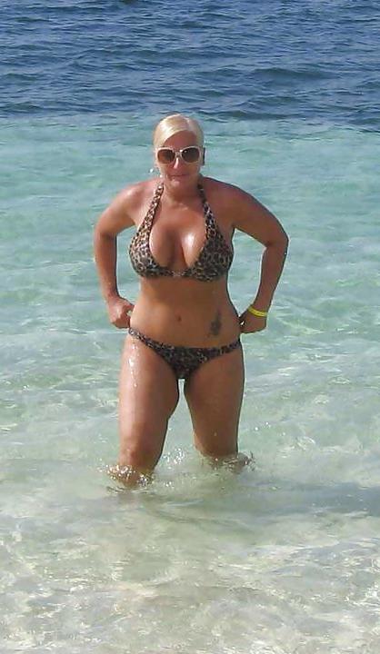 20P Mum's friend is a Cougar