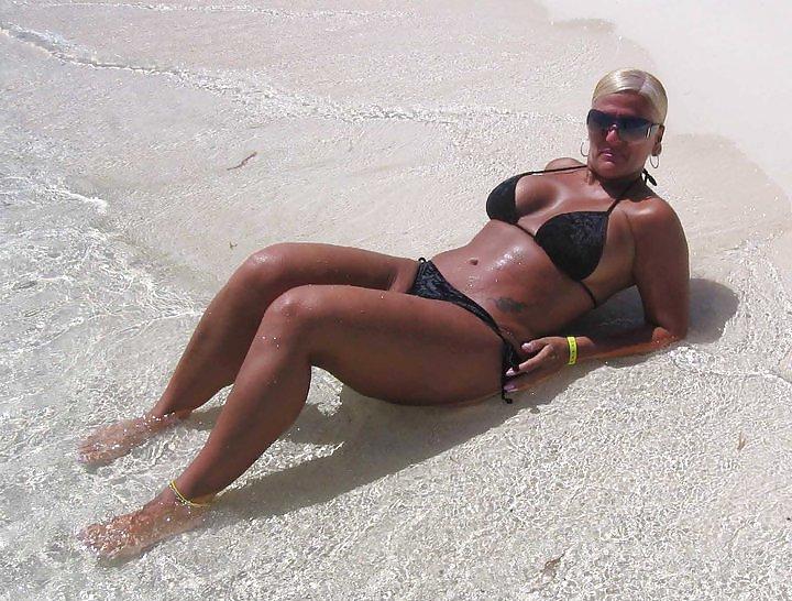 20P Mum's friend is a Cougar