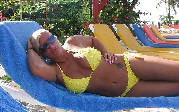 20P Mum's friend is a Cougar
