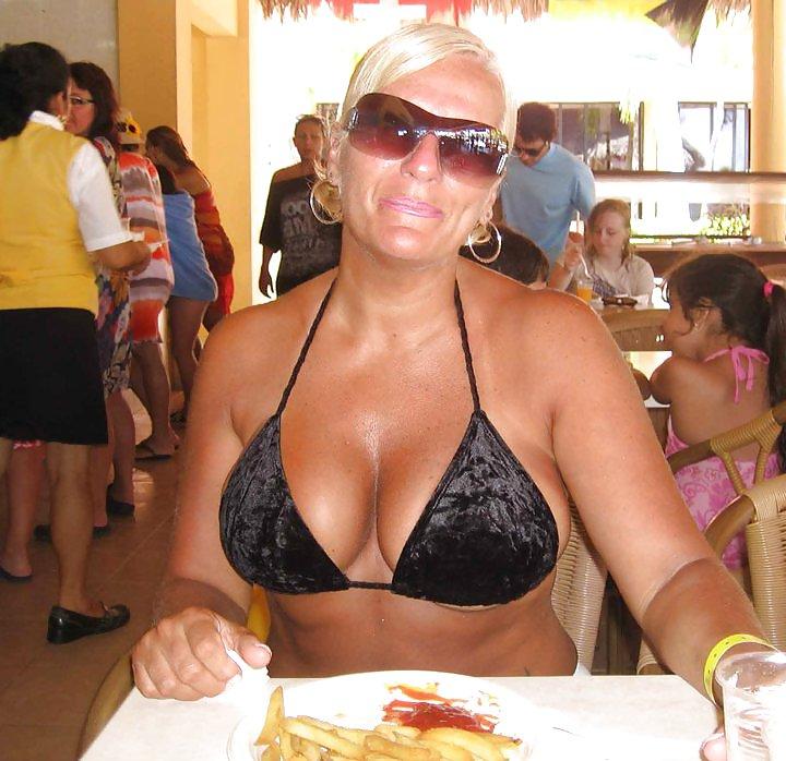 20P Mum's friend is a Cougar