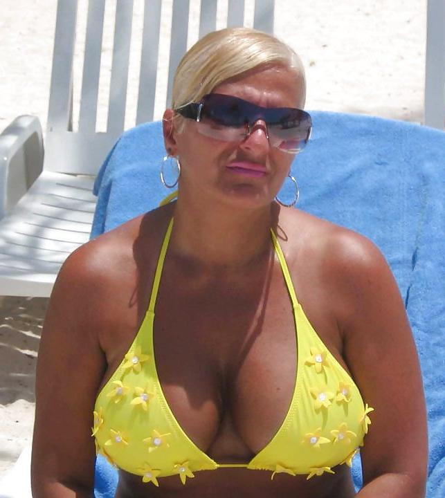 20P Mum's friend is a Cougar
