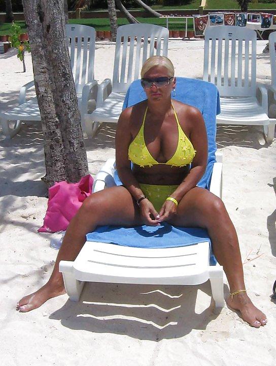 20P Mum's friend is a Cougar