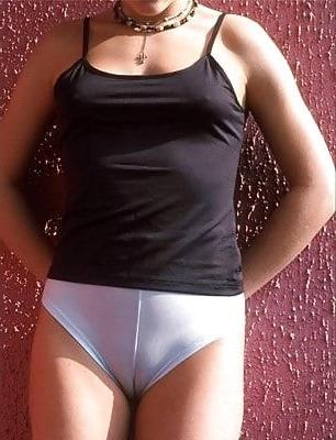 23P camel toe
