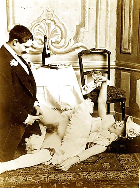 19P Vintage couple B&W