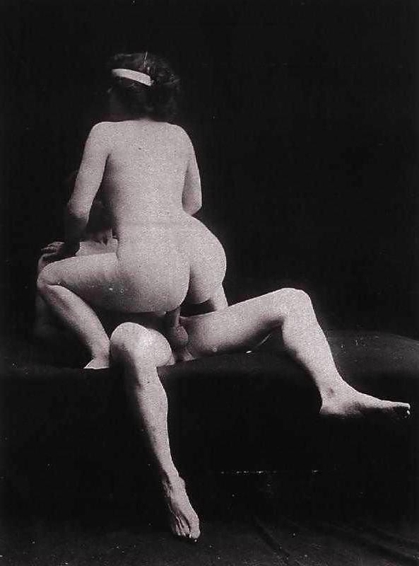 19P Vintage couple B&W