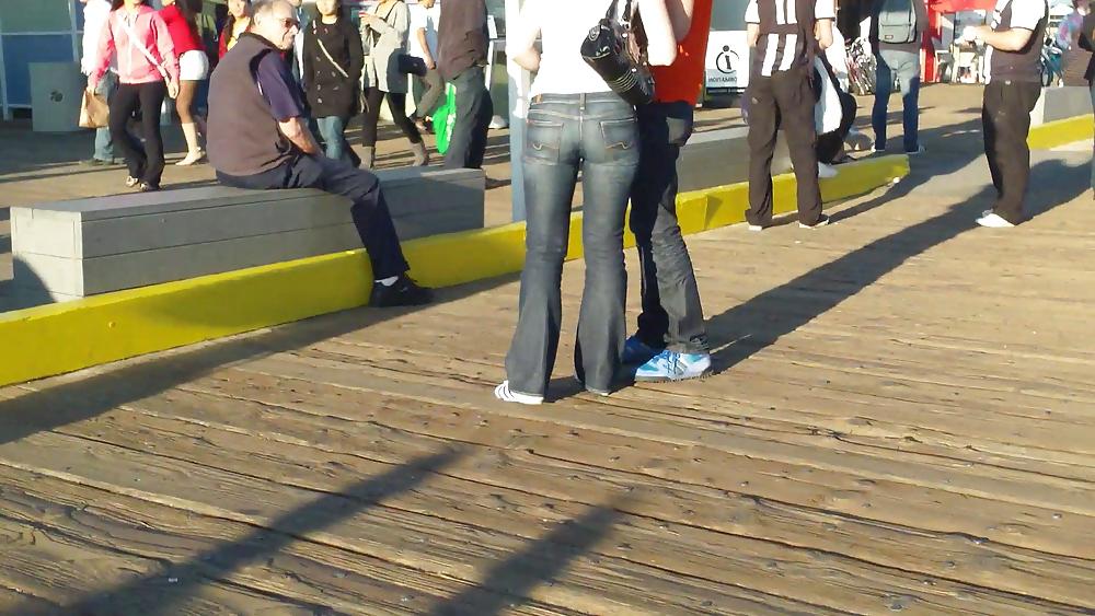 25P Butts & ass at night in tight jeans