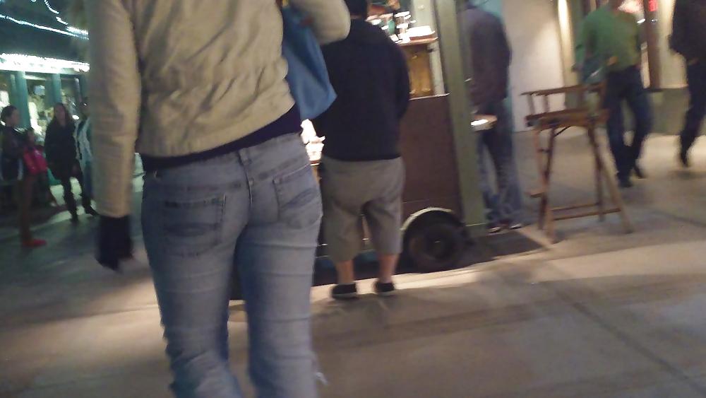 25P Butts & ass at night in tight jeans