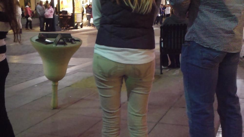 25P Butts & ass at night in tight jeans