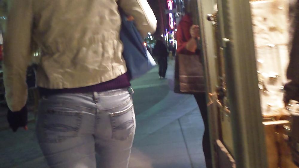 25P Butts & ass at night in tight jeans