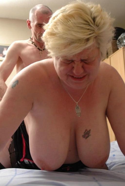 25P Gallery 27: Housewife Sue