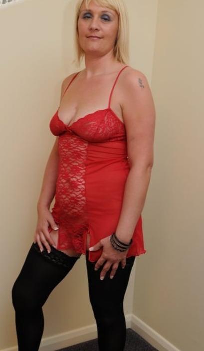 25P Gallery 23: Housewife Mary