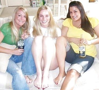 25P Me and my besties! Cum all over my tits!