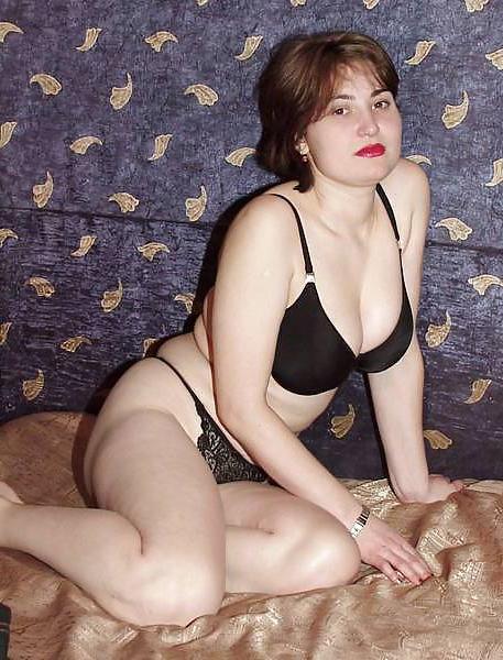 25P Arab Housewife 11