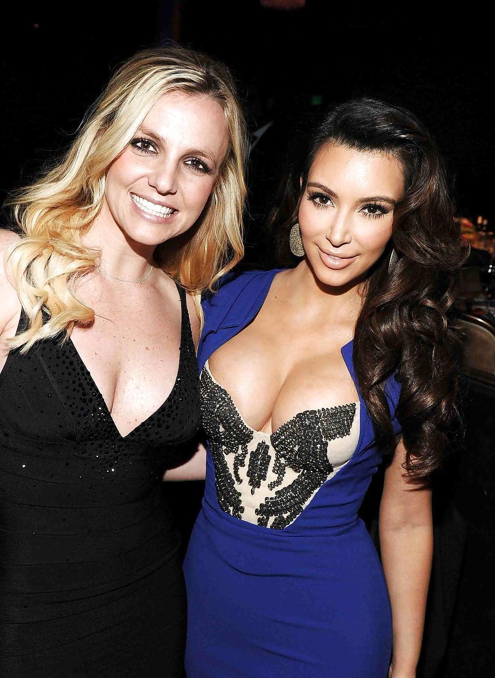12P KIM KARDASANs BOOB SHOW