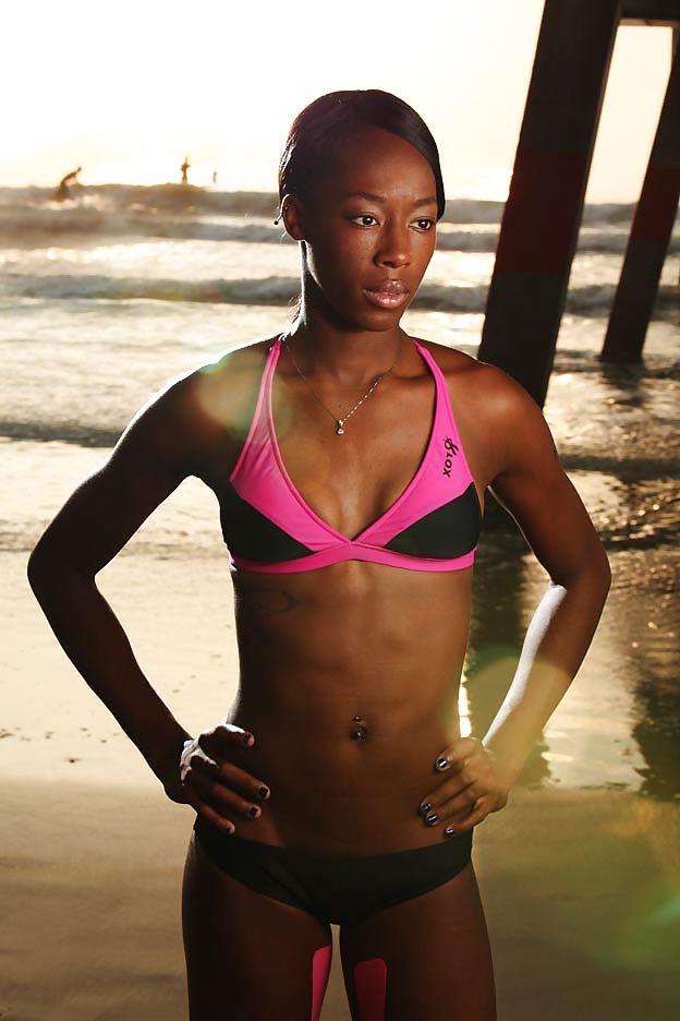 9P Destinee Hooker