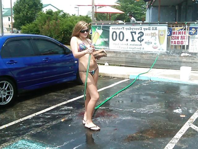 11P Hooters Car Wash Hotties