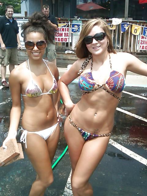 11P Hooters Car Wash Hotties