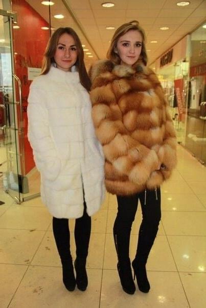25P Woman in fur coat 21