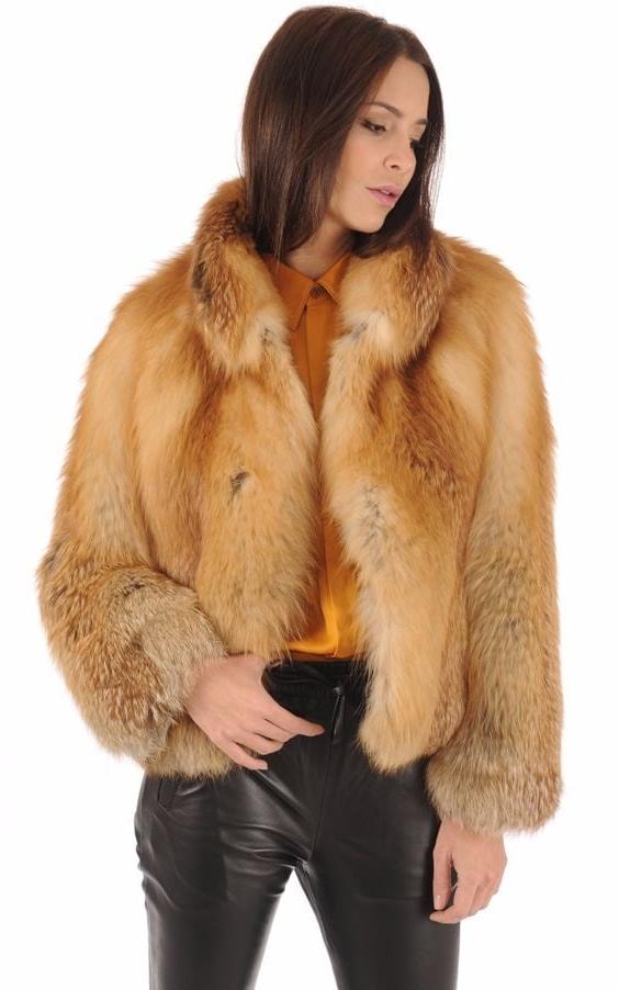 25P Woman in fur coat 21