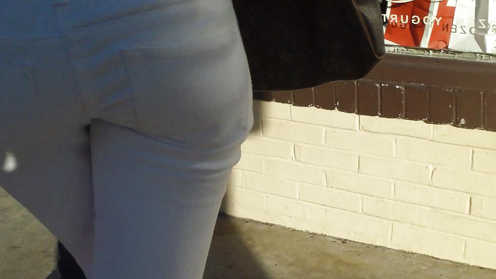 25P Sexy teens with cute butts & ass in jeans 
