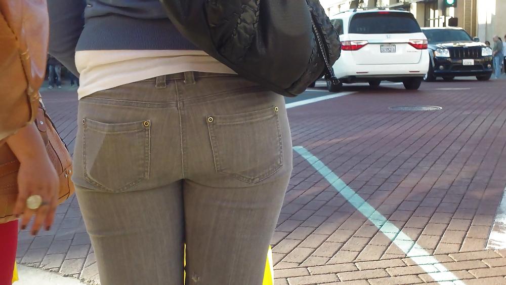 25P Sexy teens with cute butts & ass in jeans 