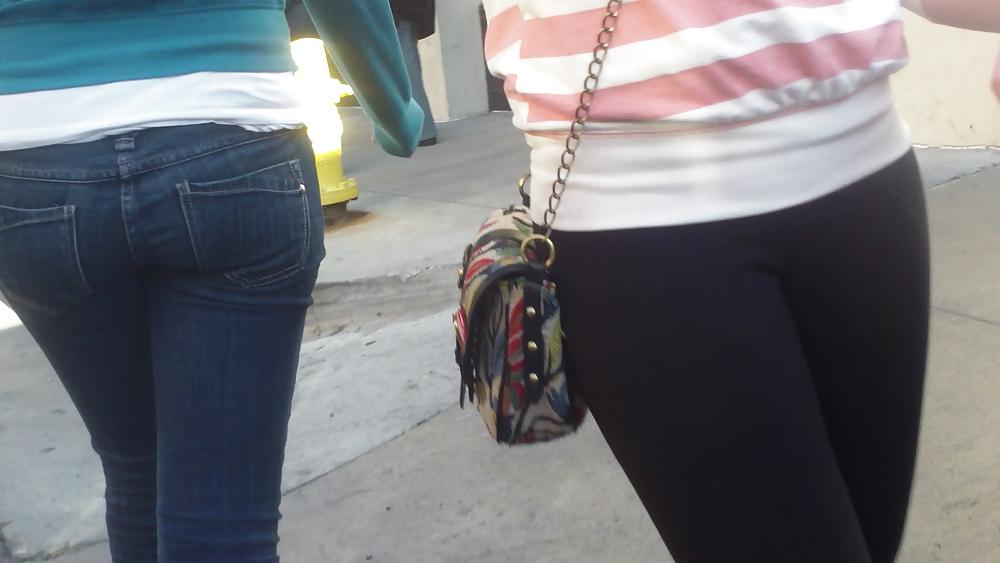25P Sexy teens with cute butts & ass in jeans 