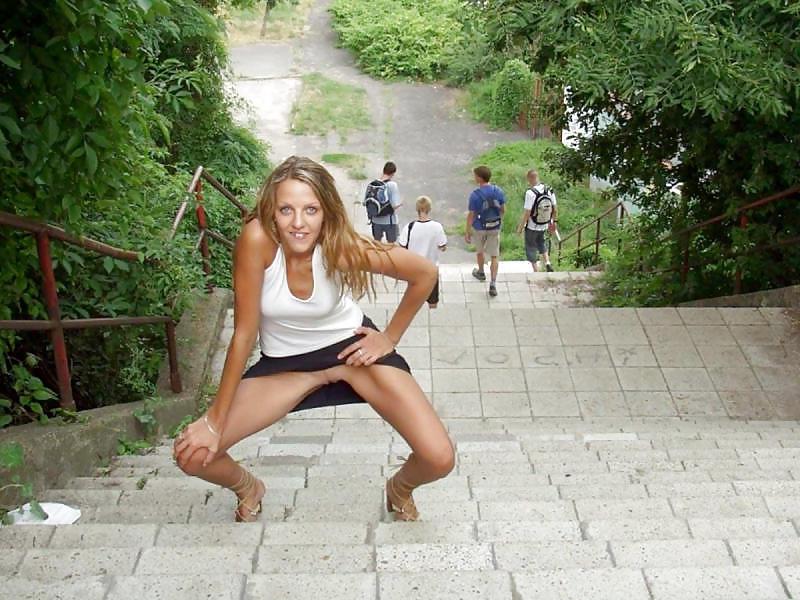 25P Upskirt Pussy 10