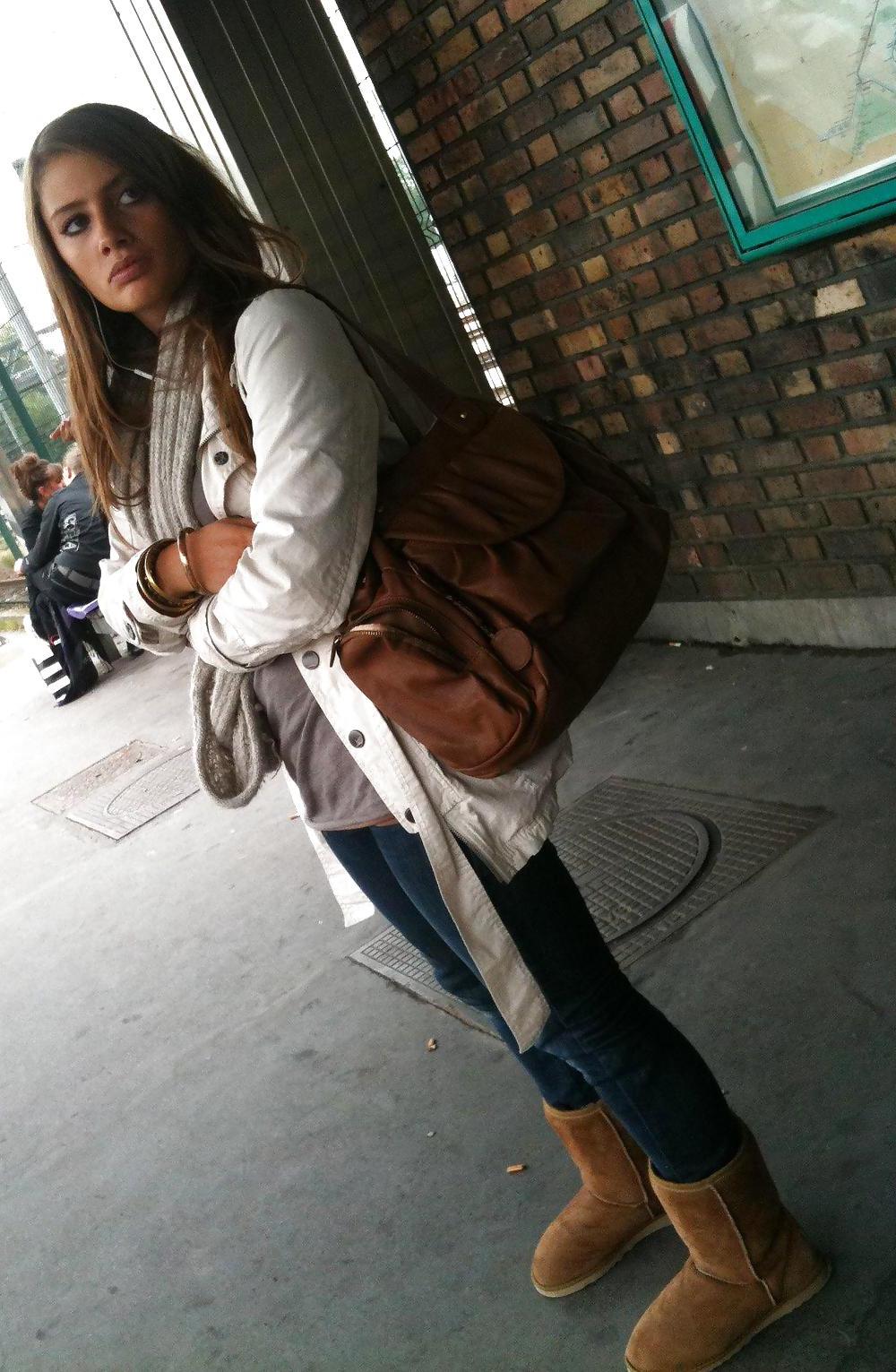 25P Voyeur en rue -in the street
