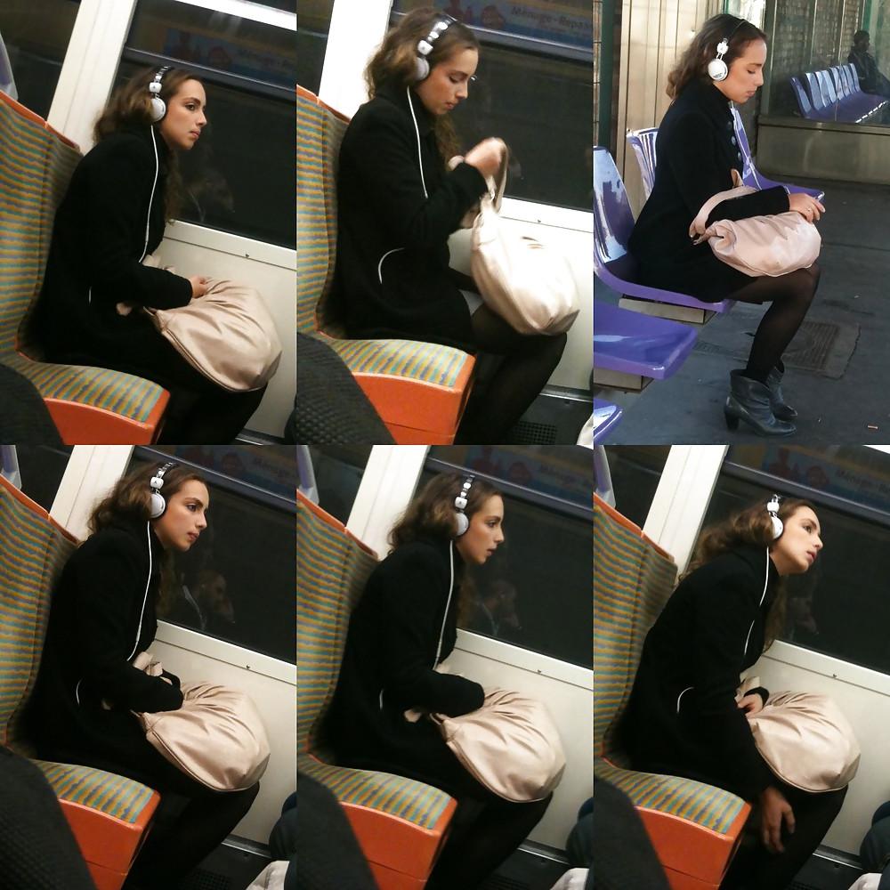 25P Voyeur en rue -in the street
