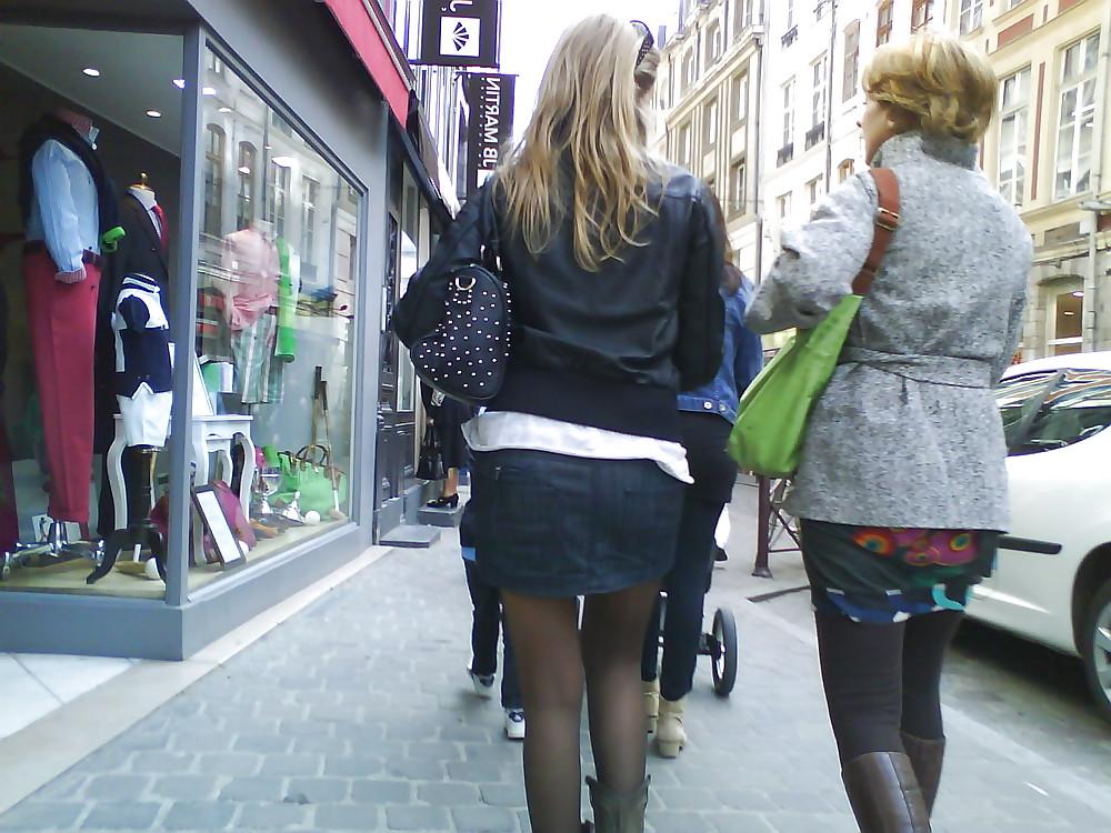 25P Voyeur en rue -in the street