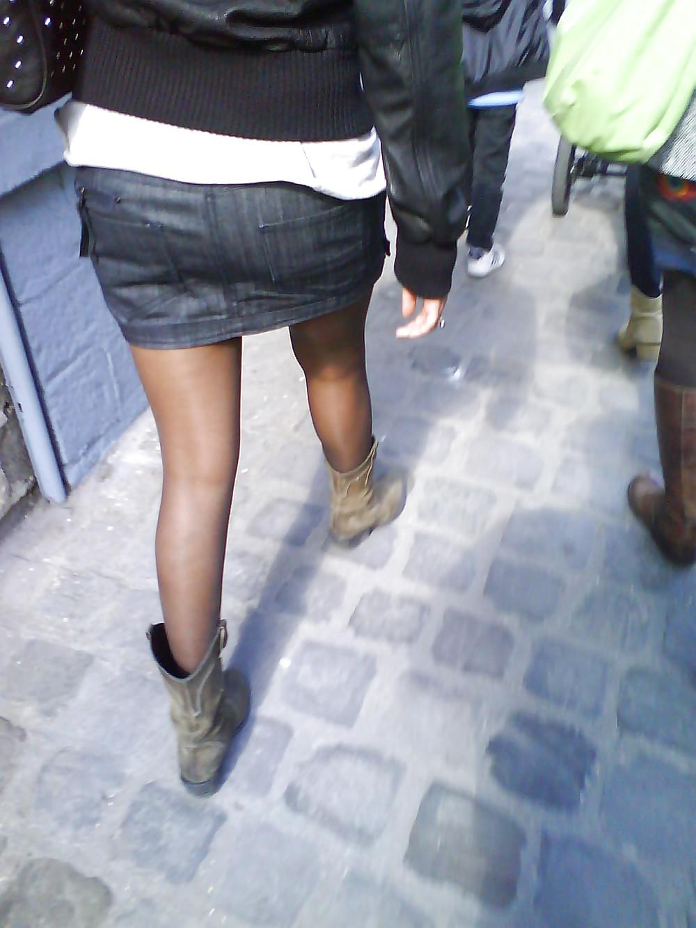 25P Voyeur en rue -in the street