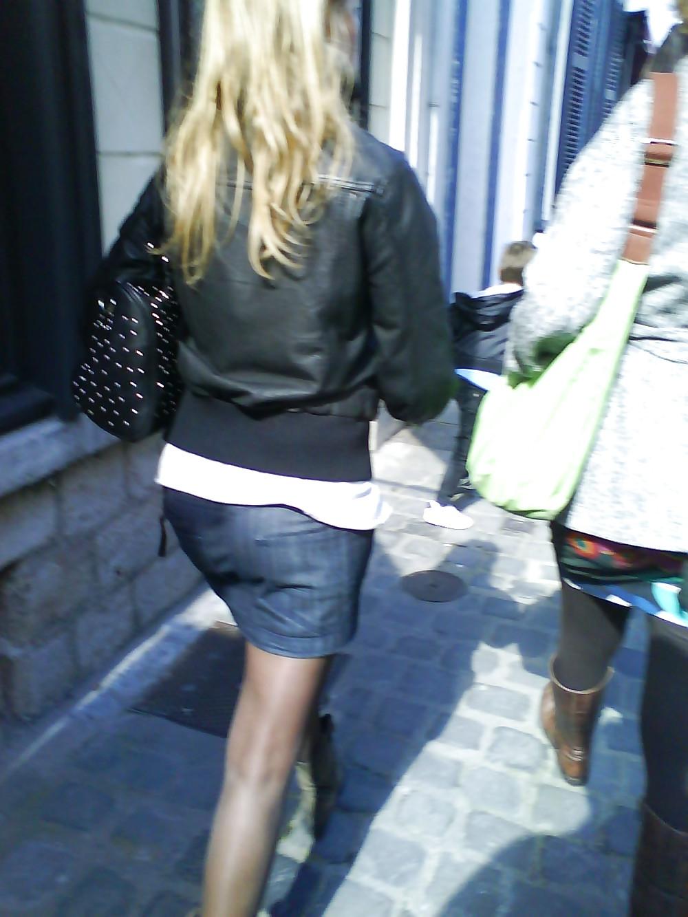 25P Voyeur en rue -in the street