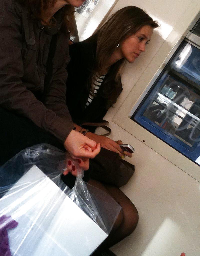 25P Voyeur en rue -in the street