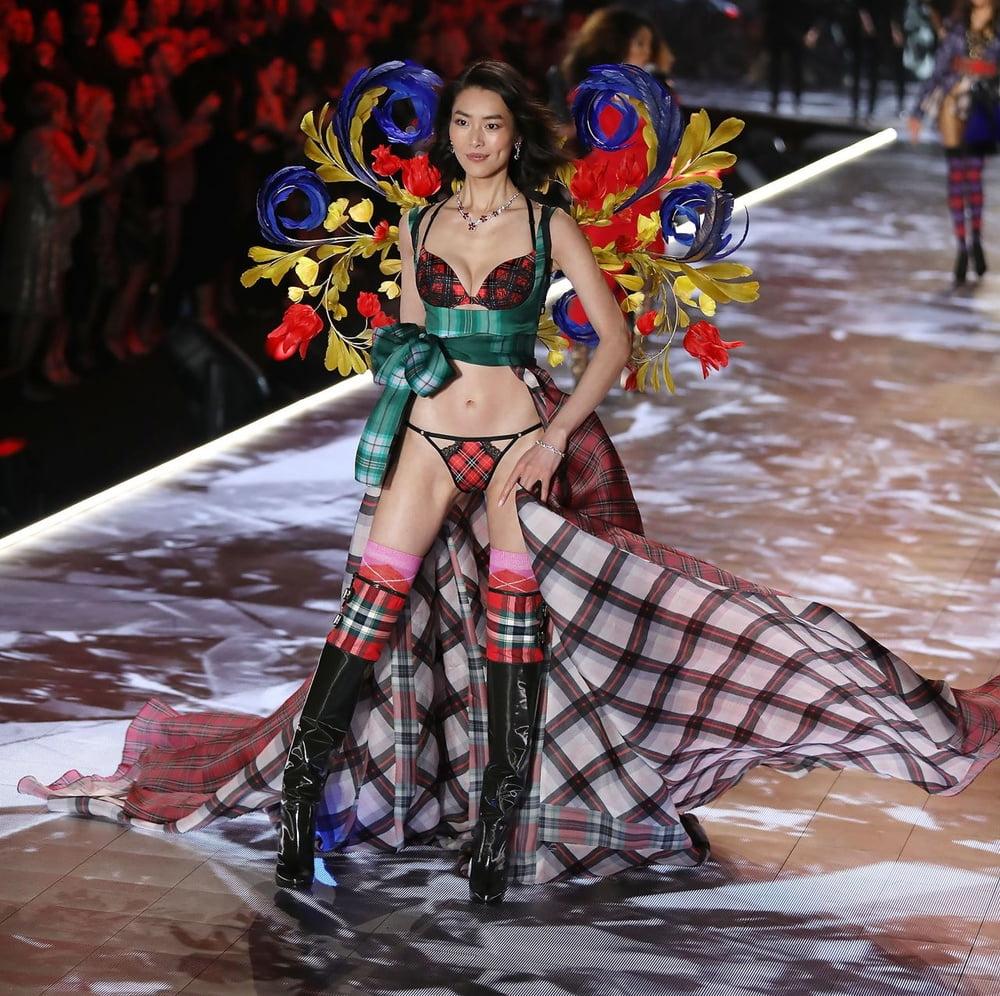 25P 2018 VS Fashion Show Runway