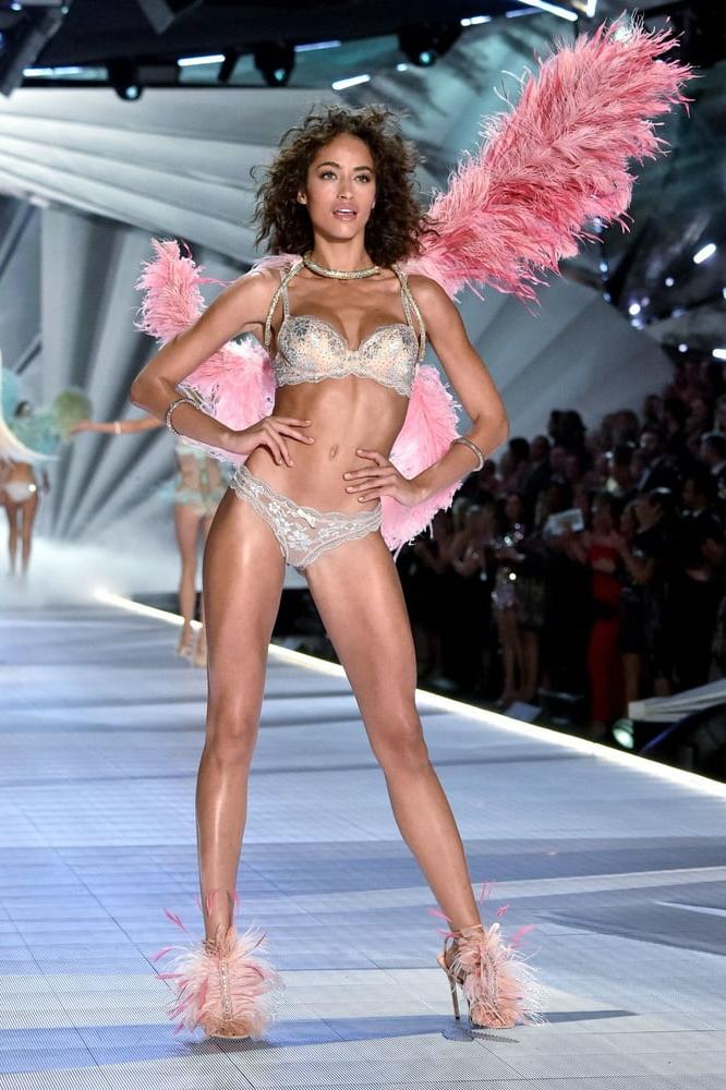 25P 2018 VS Fashion Show Runway