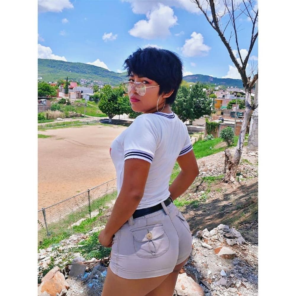 25P Hot shorts 17