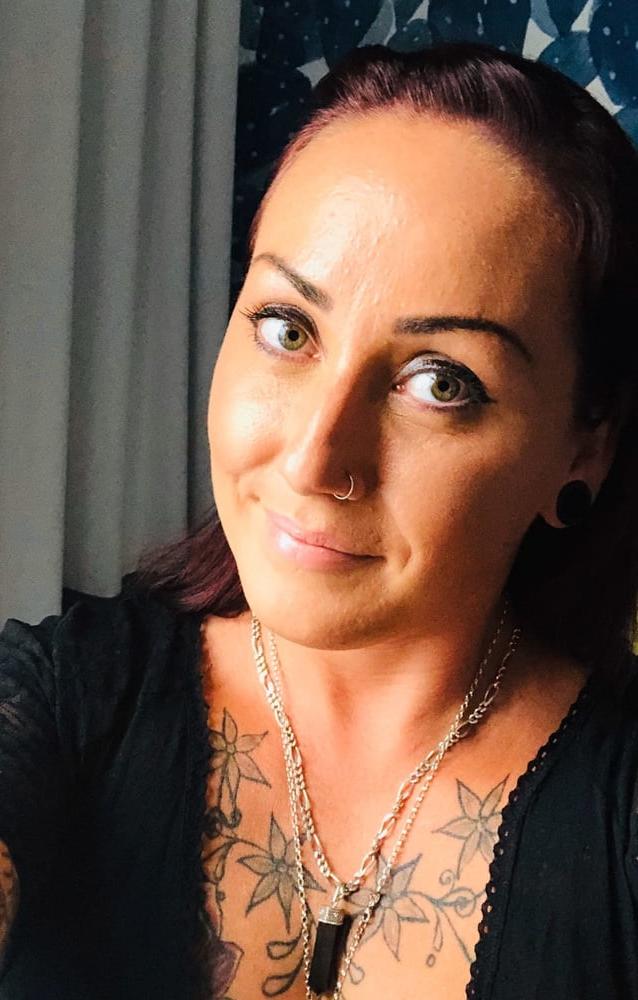 18P Australian mom of 3 girls craving for asians cock