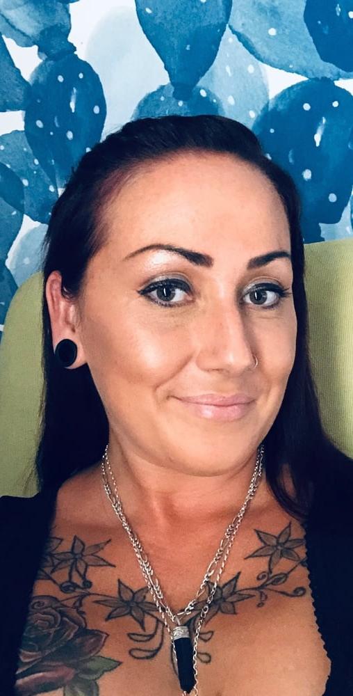 18P Australian mom of 3 girls craving for asians cock