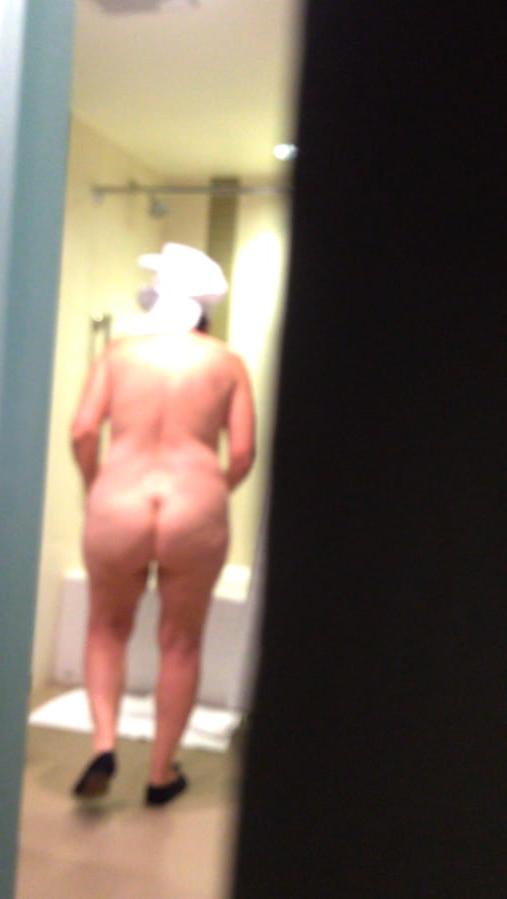 19P MILF Spy in Hotel 2