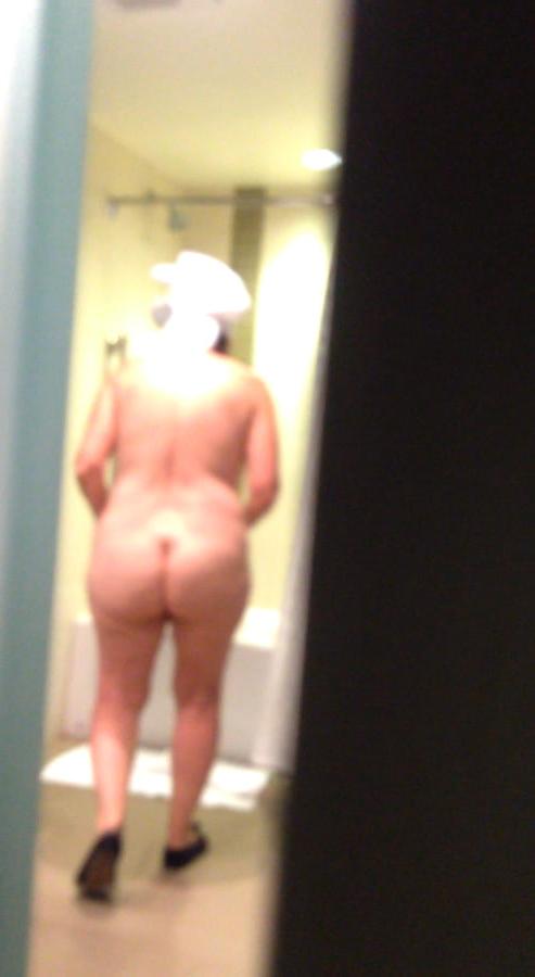 19P MILF Spy in Hotel 2
